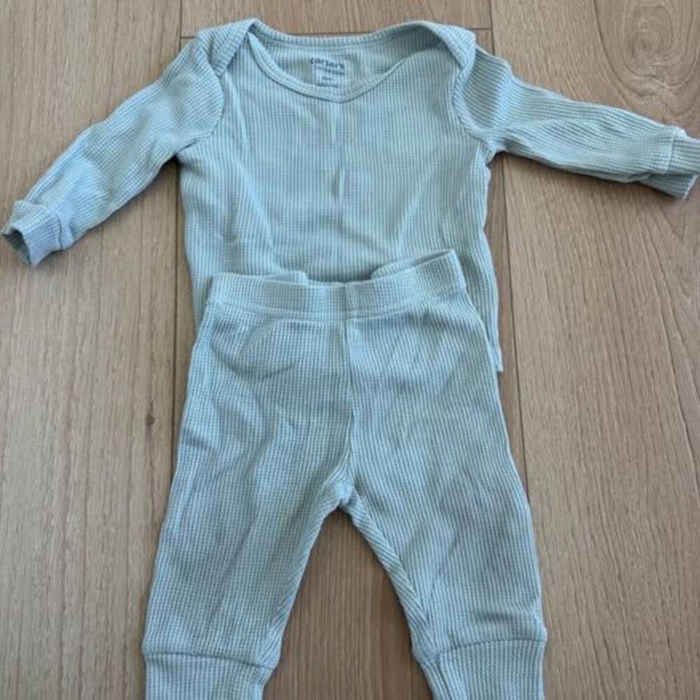 Carter’s thermal pajamas set. 6 month